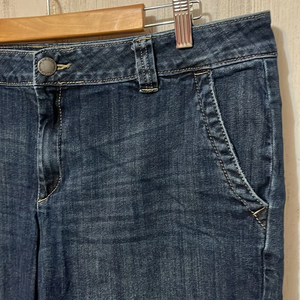 D2- Size 16 - Liz Claiborne Dark jean shorts classic fit stretchy pockets